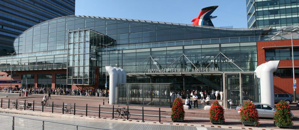Foto van Passenger Terminal Amsterdam waarbij de 50kV verbinding komt.