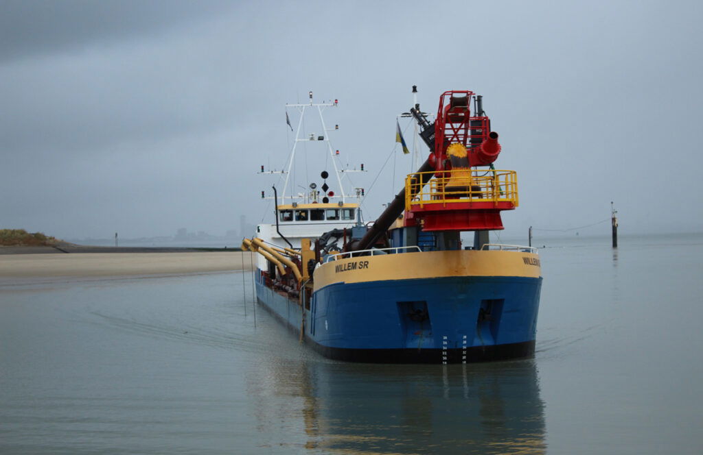 Maintenance dredging ferry harbour Breskens – Filia Dredging