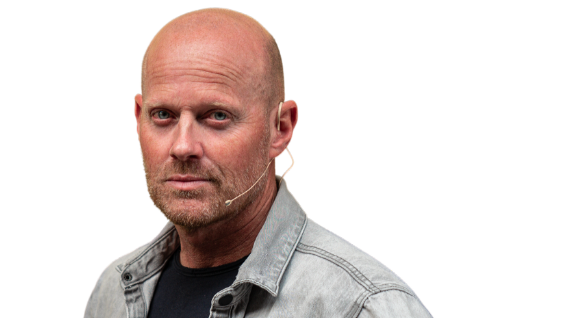 ‘ ‘𝗜𝗸 𝗸𝗶𝗷𝗸 𝘁𝗲𝗴𝗲𝗻 𝗻𝗶𝗲𝗺𝗮𝗻𝗱 𝗼𝗽, 𝗺𝗮𝗮𝗿 𝗼𝗼𝗸 𝘇𝗲𝗸𝗲𝗿 𝗼𝗽 𝗻𝗶𝗲𝗺𝗮𝗻𝗱 𝗻𝗲𝗲𝗿.’