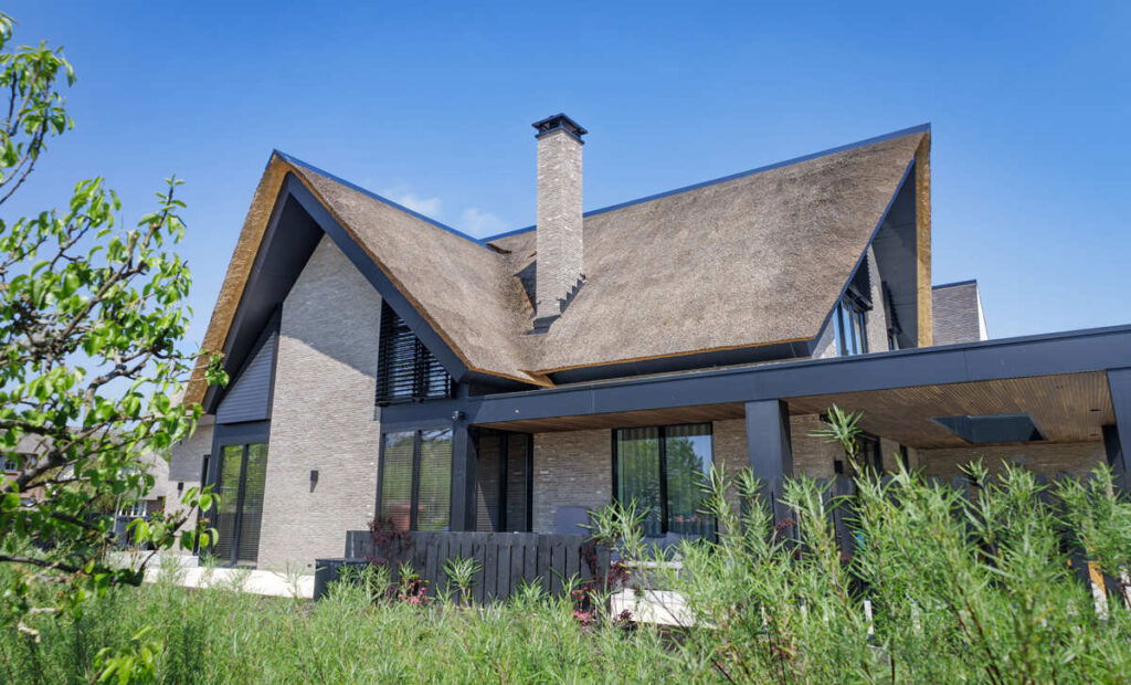 Nieuwbouw rietdekkersbedrijf