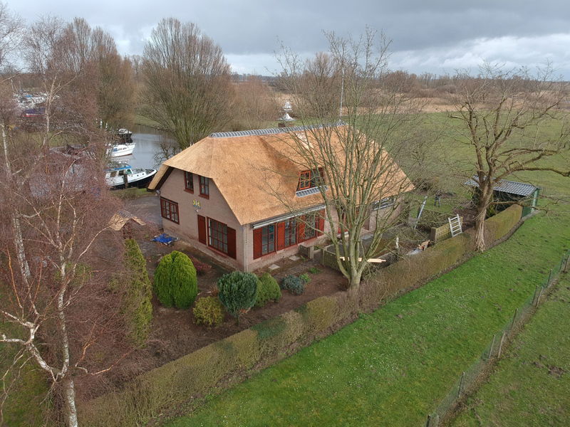 rieten dak gerenoveerd rietdekkersbedrijf jansen rietdekkers werkendam