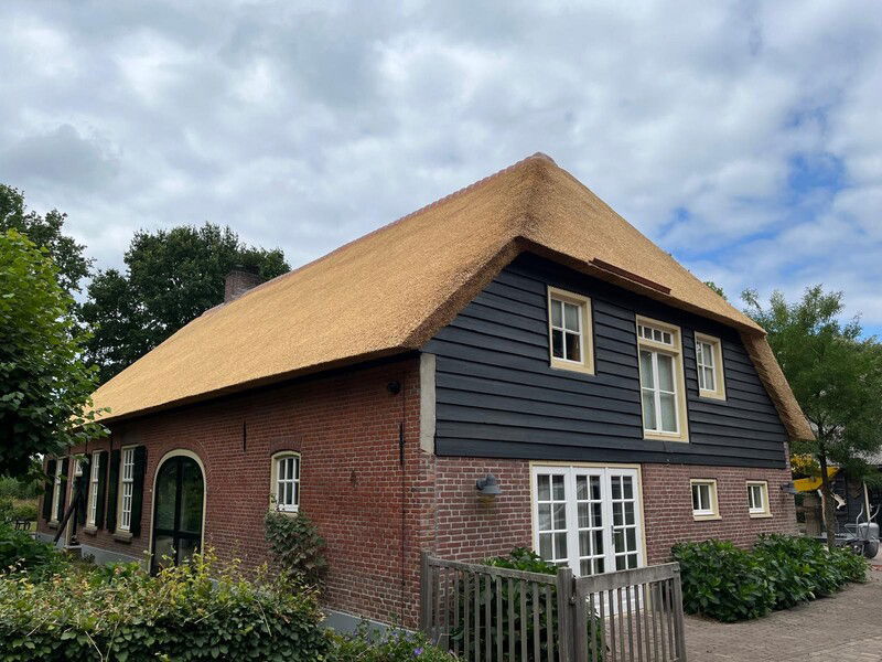 udenhout rieten dak gerenoveerd rietdekkersbedrijf jansen rietdekkers