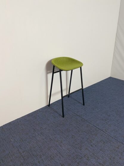 Barkruk De Vorm LJ3, groene zitting, zwart frame - Afbeelding 2