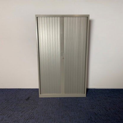 Roldeurkast Markant, aluminium, H 195 x B 120 x D 42 cm.