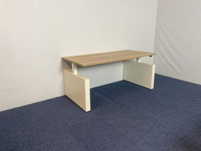 Bureau Ahrend (slinger), 160 x 80 cm. - nieuw blad in kleur naar keuze, wit onderstel - Afbeelding 2