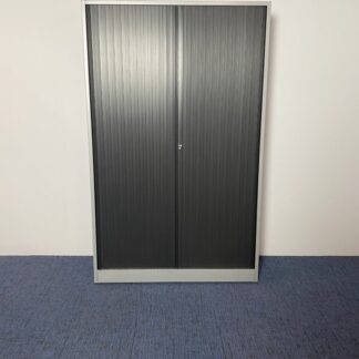 Roldeurkast Ahrend, aluminium/zwart, H 195 x B 120 x D 45 cm.