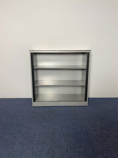 Roldeurkast Ahrend, aluminium/zwart, ahorn topblad, H 105 x B 120 x D 45 cm. - Afbeelding 4