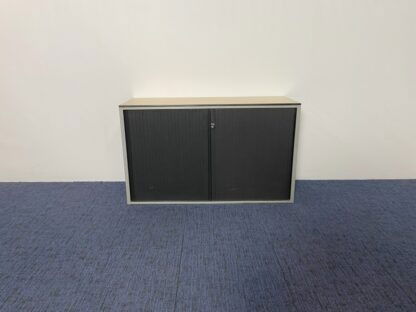 Roldeurkast Ahrend, aluminium/zwart, ahorn topblad, H 74 x B 120 x D 45 cm. - Afbeelding 2