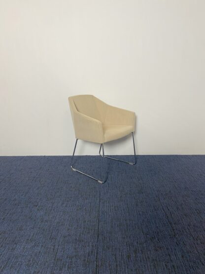 Vergaderstoel Casala Parker lll, beige stoffering, chroom onderstel - Afbeelding 2