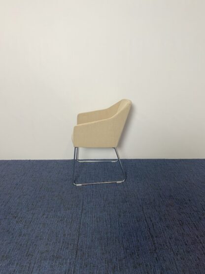 Vergaderstoel Casala Parker lll, beige stoffering, chroom onderstel - Afbeelding 4