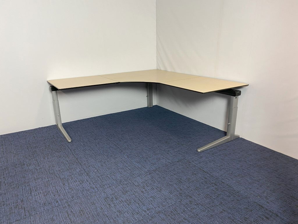 Hoekbureau Ahrend Essa, ahorn blad, aluminium onderstel, 200 x 200 cm. - Afbeelding 3