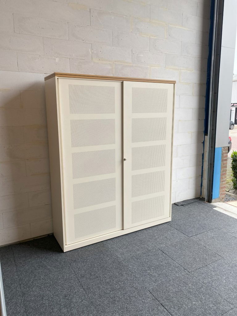 Schuifdeurkast Ahrend (akoestisch), gebroken wit, bamboe topblad, H 200 x B 160 x D 45 cm. - Afbeelding 2