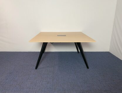 Vergadertafel Wiesner Hager, incl. fliptop, eiken blad, zwart onderstel, 140 x 140 cm. - Afbeelding 4