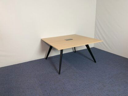 Vergadertafel Wiesner Hager, incl. fliptop, eiken blad, zwart onderstel, 140 x 140 cm. - Afbeelding 2