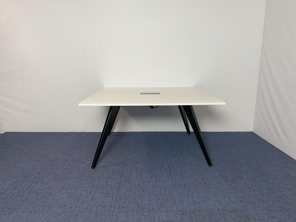 Vergadertafel Wiesner Hager, incl. fliptop, wit blad, zwart onderstel, 140 x 140 cm. - Afbeelding 4