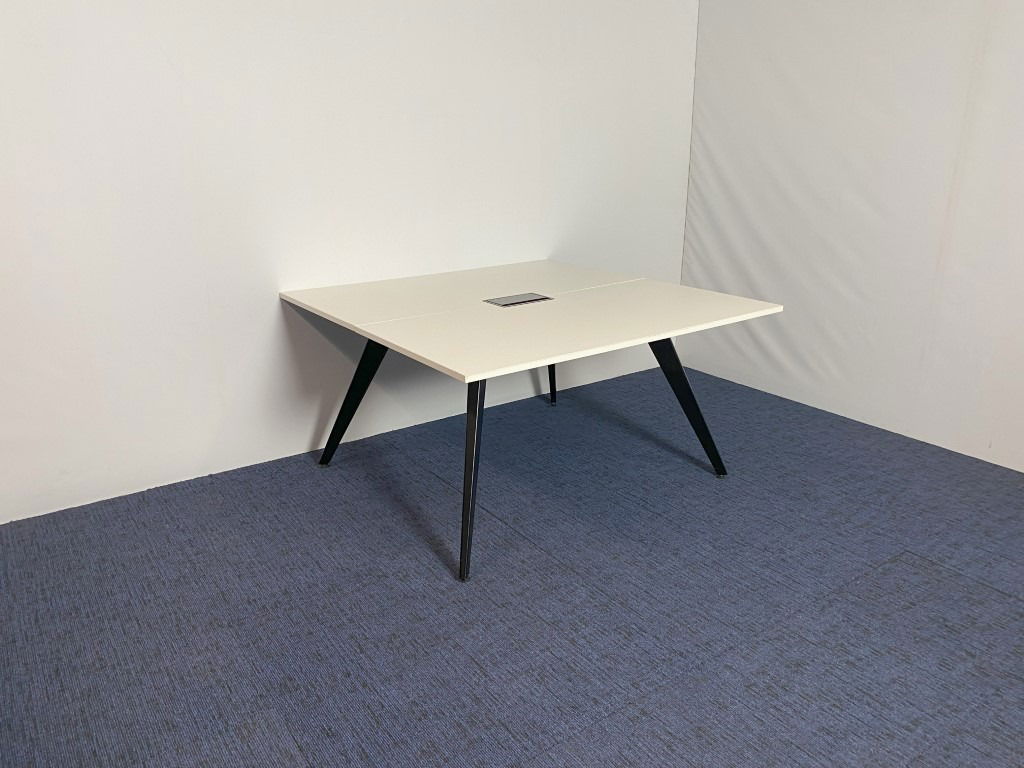 Vergadertafel Wiesner Hager, incl. fliptop, wit blad, zwart onderstel, 140 x 140 cm. - Afbeelding 2