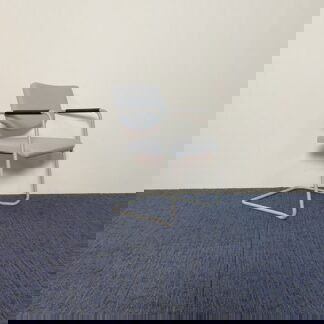 Vergaderstoel Lande, lichtgrijze stof, aluminium slede