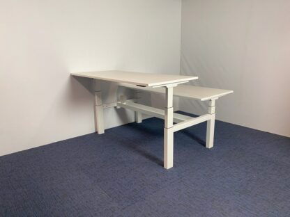 Bench zit/sta bureau Voortman (elektrisch), wit blad, wit onderstel, 160 x 170 cm. - Afbeelding 3