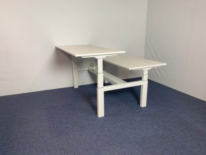 Bench zit/sta bureau Voortman (elektrisch), wit blad, wit onderstel, 160 x 170 cm. - Afbeelding 2