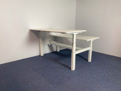 Bench zit/sta bureau Voortman (elektrisch), wit blad, wit onderstel, 160 x 170 cm. - Afbeelding 5