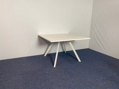 Vergadertafel Voortman, wit blad, wit frame, 120 x 120 cm. - Afbeelding 2