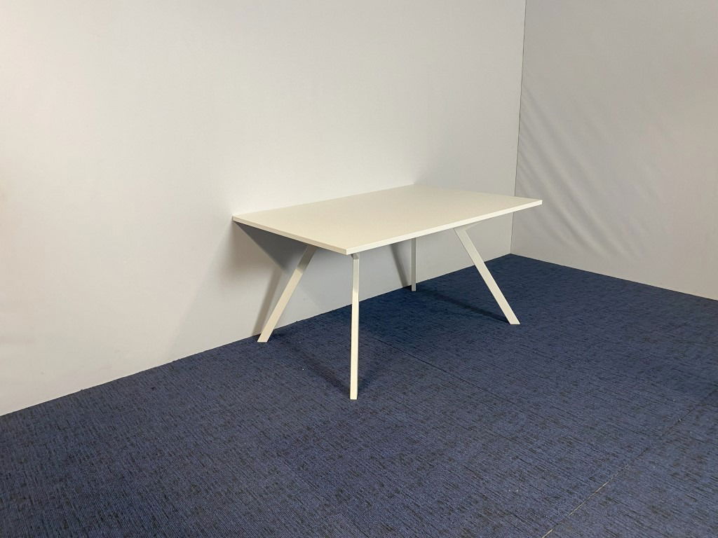 Vergadertafel Voortman, wit blad, wit frame, 140 x 100 cm. - Afbeelding 2