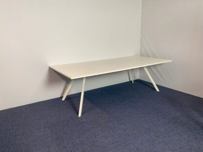 Vergadertafel Voortman, wit blad, wit frame, 240 x 120 cm. - Afbeelding 3
