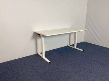 Zit/sta bureau Voortman (elektrisch), wit blad, wit onderstel, 160 x 80 cm. - Afbeelding 4
