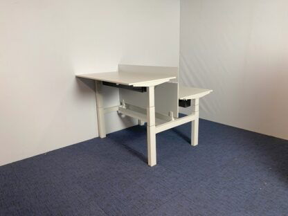 Bench zit/sta bureau Steelcase (elektrisch), wit blad, wit onderstel, 140 x 160 cm. - Afbeelding 3