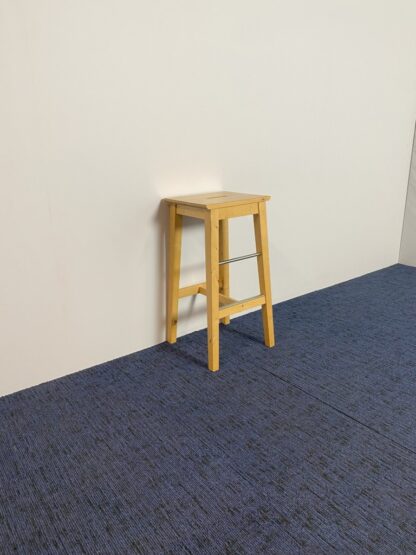 Barkruk IKEA Nilsolle, hout, zithoogte 74 cm.