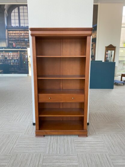 Boekenkast Cheval, kersenhout, H 193 x B 103 x D 42 cm. - Afbeelding 2