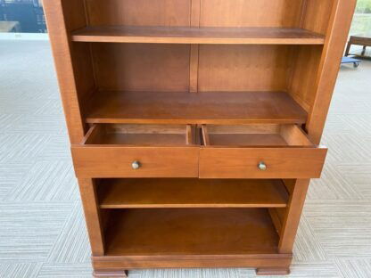 Boekenkast Cheval, kersenhout, H 193 x B 103 x D 42 cm. - Afbeelding 5