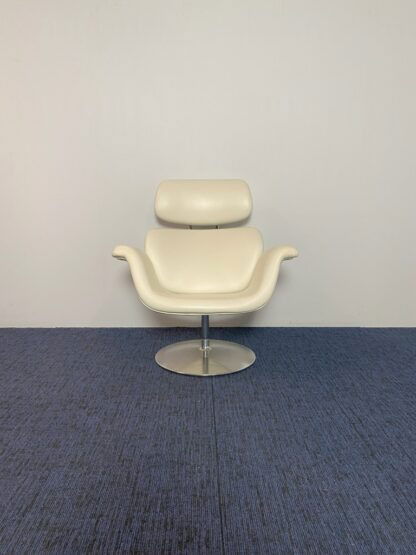 Design draaifauteuil Artifort Big Tulip - wit leder - chroom onderstel - Afbeelding 3