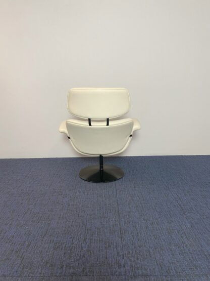 Design draaifauteuil Artifort Big Tulip - wit leder - zwart onderstel - Afbeelding 6
