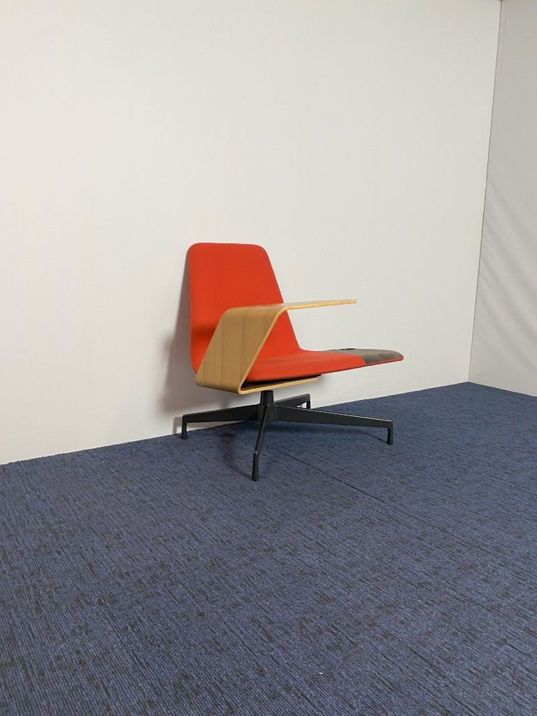 Fauteuil Haworth Harbor Work Lounge, donker oranje stof, zwart onderstel