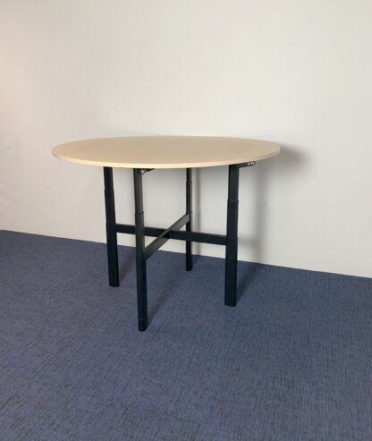 Ronde vergadertafel zit/sta Ahrend (elektrisch), licht eiken blad, zwart onderstel, diameter 160 cm. - Afbeelding 2