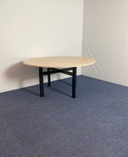 Ronde vergadertafel zit/sta Ahrend (elektrisch), licht eiken blad, zwart onderstel, diameter 160 cm. - Afbeelding 5
