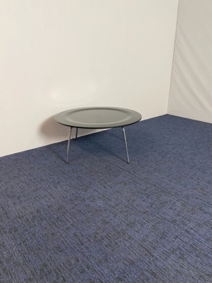 Salontafel Vitra Eames CTM, zwart blad, chroom frame - diameter 86 cm.