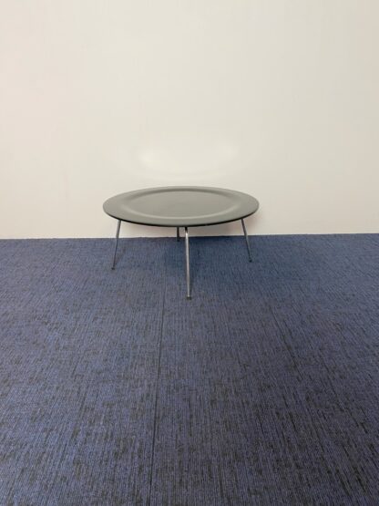 Salontafel Vitra Eames CTM, zwart blad, chroom frame - diameter 86 cm. - Afbeelding 3