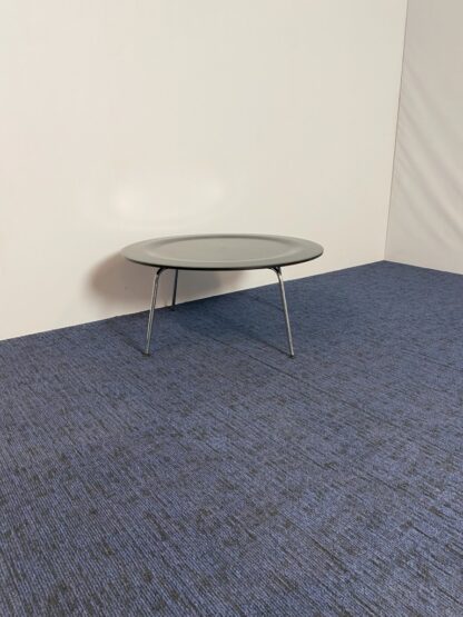 Salontafel Vitra Eames CTM, zwart blad, chroom frame - diameter 86 cm. - Afbeelding 4