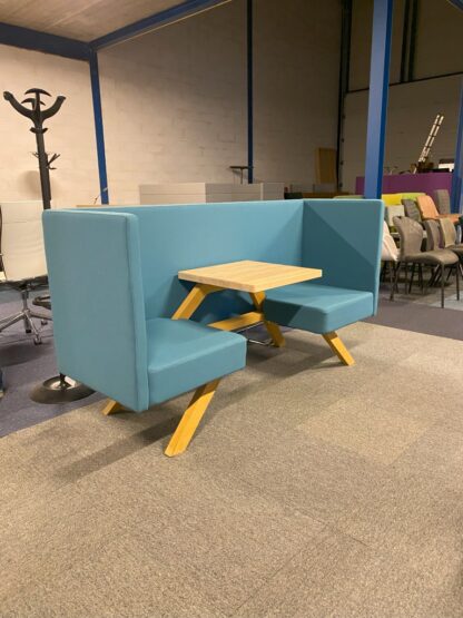 TOOaPICNIC Hide 110 zitje incl. tafel, blauwe stof - Naturel Oak hout