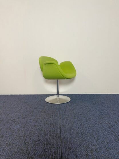 Vergaderstoel Artifort Little Tulip (design) - groene stoffering, chroom onderstel
