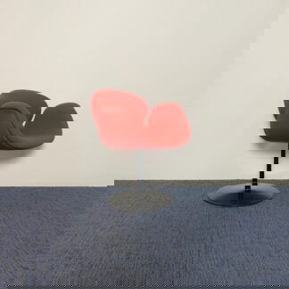 Vergaderstoel Artifort Little Tulip (design) - rode stoffering, zwart onderstel