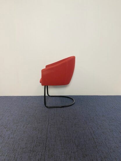 Vergaderstoel Artifort Megan (design), rood, zwart onderstel - Afbeelding 4