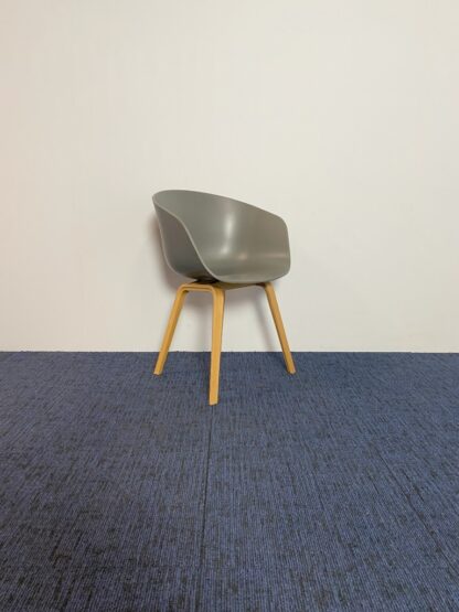 Vergaderstoel HAY About A Chair AAC 22 - antraciet, eiken frame