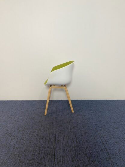 Vergaderstoel HAY About A Chair 'AAC' 22 - groen/wit, eiken onderstel - Afbeelding 4