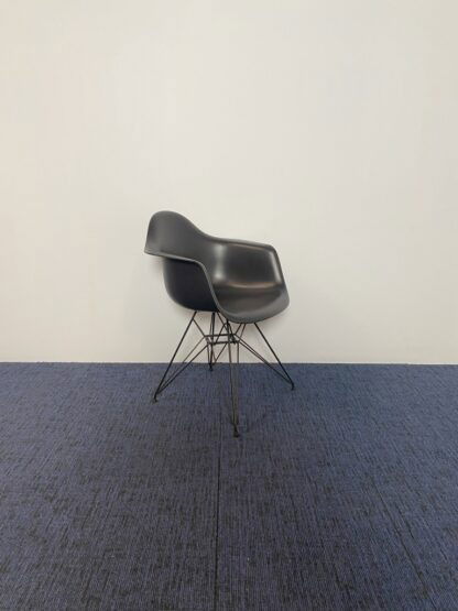 Vergaderstoel Vitra Eames DAR - zwart, zwart onderstel - Afbeelding 2