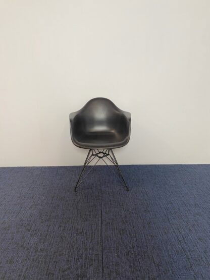 Vergaderstoel Vitra Eames DAR - zwart, zwart onderstel - Afbeelding 3