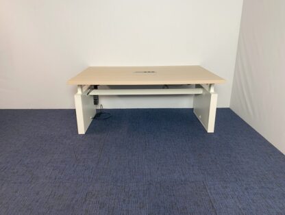Vergadertafel zit/sta Vepa (elektrisch, incl. fliptop), licht eiken blad, wit onderstel, 180 x 120 cm. - Afbeelding 6