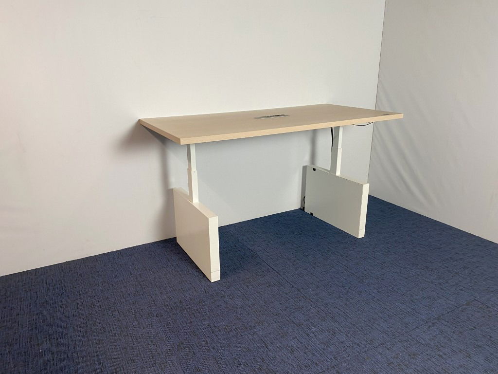 Vergadertafel zit/sta Voortman (elektrisch, incl. fliptop), licht eiken blad, wit onderstel, 200 x 100 cm. - Afbeelding 2